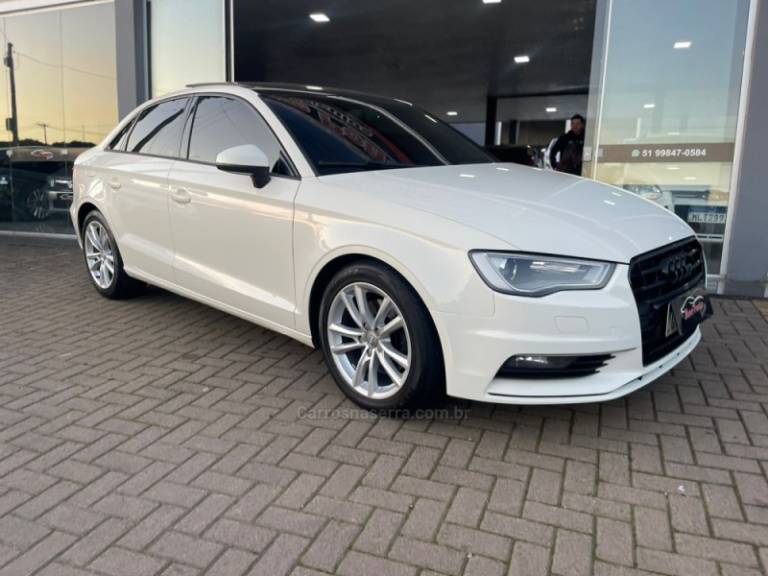 AUDI - A3 - 2014/2015 - Branca - Sob Consulta